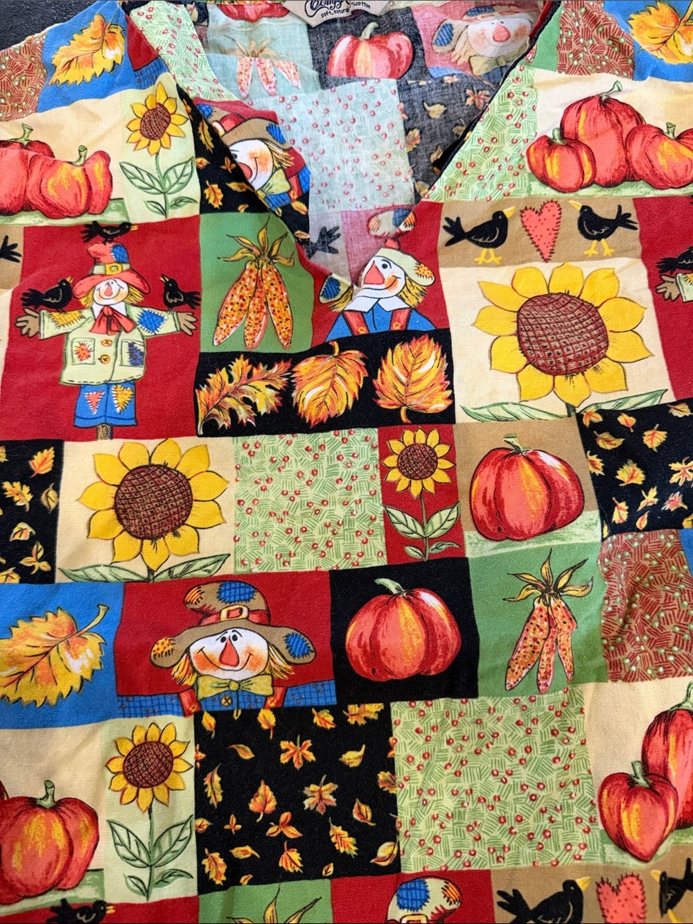 Autumn Patchwork Pumpkin Sunflower Print Scrub Top Size Small - Picture 4 of 6